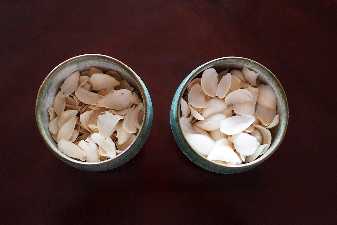 Dried and Soaked Lily Bulbs