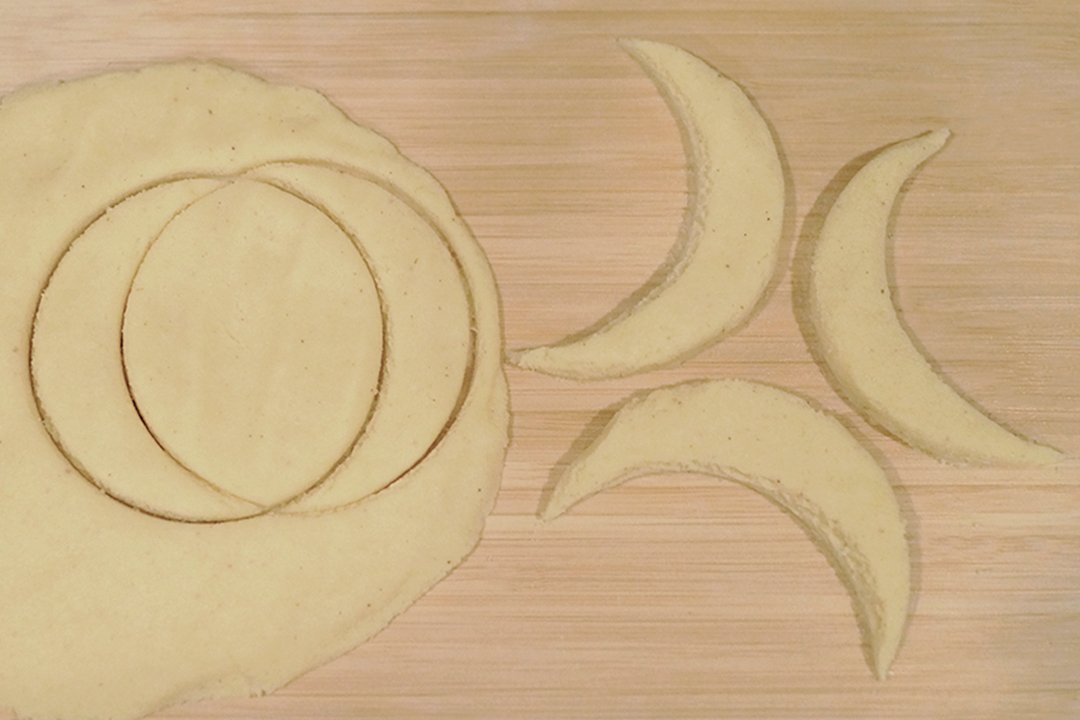 Making Maamoul with Dates